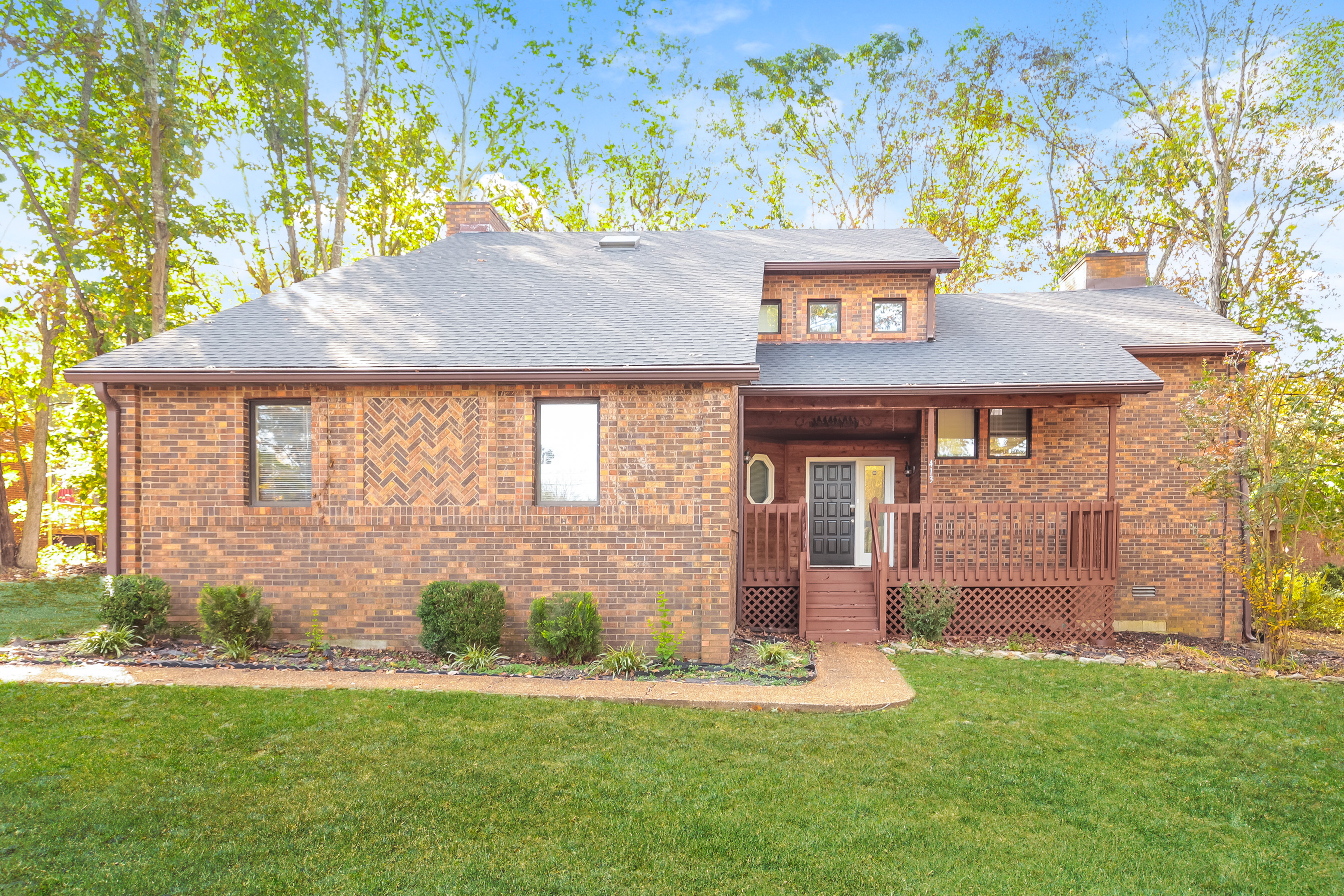 413 SOUTHWINDS DR HERMITAGE, TN 37076